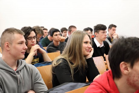 Újra személyes jelenléttel tarthattak Duális Információs Napot az ÓE Alba Regia Műszaki Karán